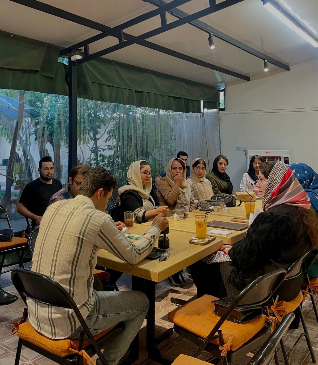 هشتمین جلسه انجمن – ادبیات چیست؟