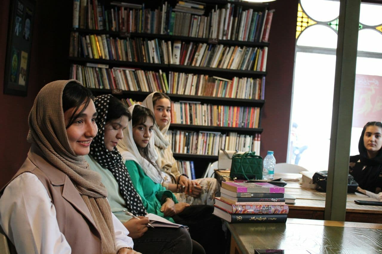 سومین جلسه انجمن شفق – حافظخوانی گروهی