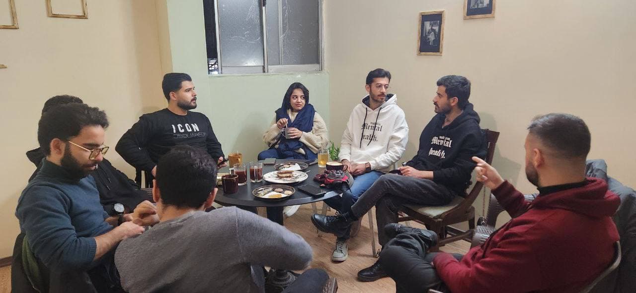 بررسی آزاردهندههای کوچک و تأثیرشان بر روان – هفتاد و سومین جلسه انگلیسی آزاد