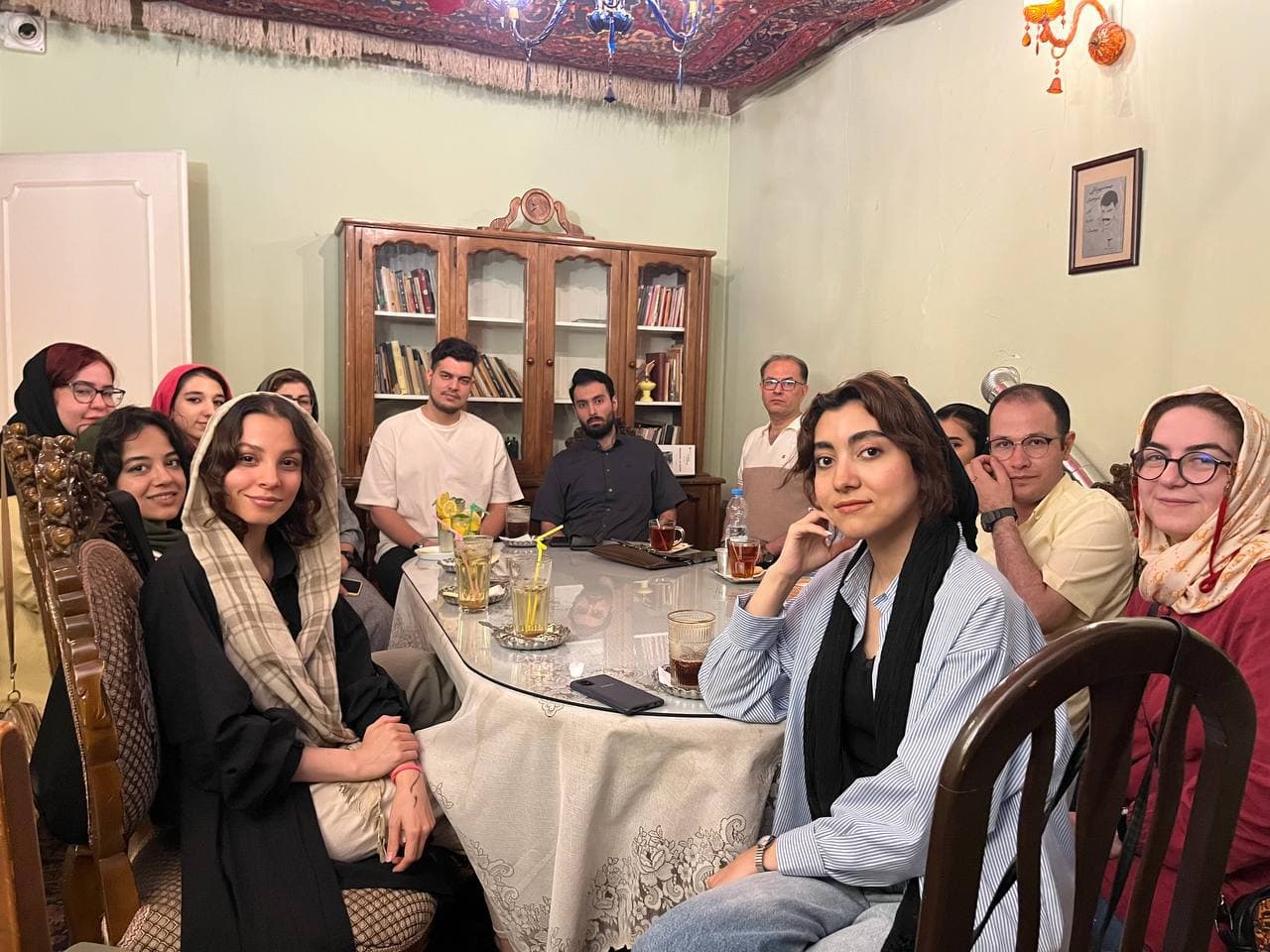 یادگاری از نود و پنجمین جلسهی نمایشنامهخوانی «مرگ یزدگرد»