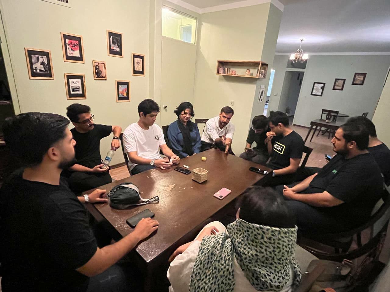 The Open Mic Night: جشن بیان آزاد و گفتگوهای معنادار
